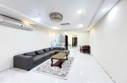 Apartment - 2 Bedrooms - 2 Bathrooms for rent in Seef - Capital Governorate