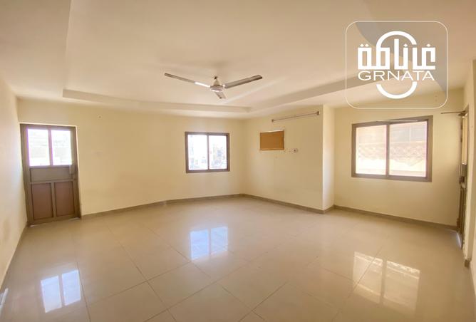 Apartment - 2 Bedrooms - 2 Bathrooms for rent in Manama - Capital Governorate