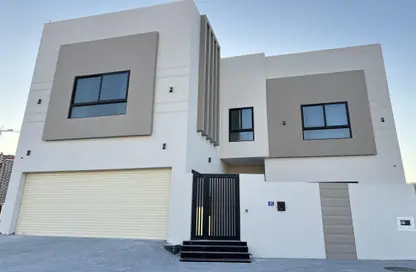 Villa - 5 Bedrooms - 5 Bathrooms for rent in Budaiya - Northern Governorate