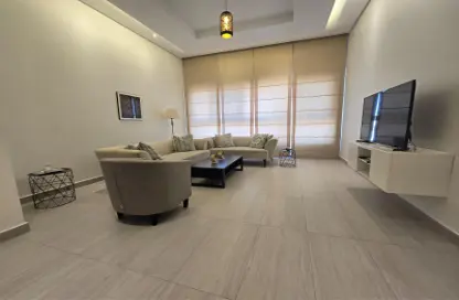 Apartment - 2 Bedrooms - 3 Bathrooms for rent in Zinj - Manama - Capital Governorate