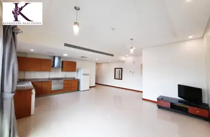 Apartment - 2 Bedrooms - 3 Bathrooms for rent in Segaya - Manama - Capital Governorate