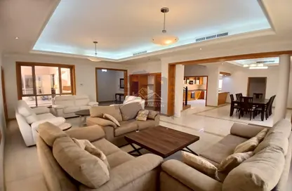 Villa - 3 Bedrooms - 4 Bathrooms for rent in Janabiya - Northern Governorate