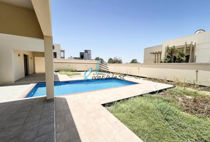 Villa - 5 Bedrooms - 6 Bathrooms for sale in Al Areen Development - Zallaq - Southern Governorate