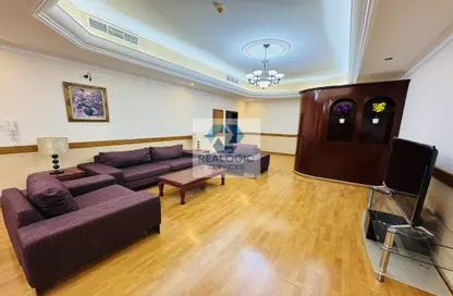 Apartment - 3 Bedrooms - 3 Bathrooms for rent in Seef - Capital Governorate