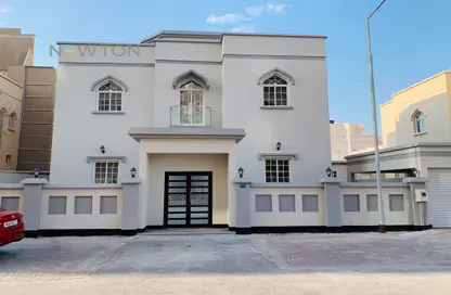 Villa - 6 Bedrooms - 7 Bathrooms for rent in Mahooz - Manama - Capital Governorate