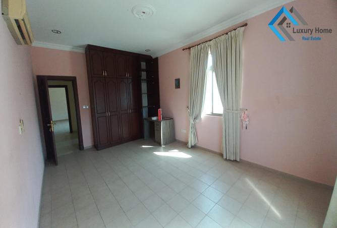 Villa - 4 Bedrooms - 6 Bathrooms for rent in Janabiya - Northern Governorate