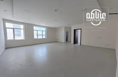 Office Space - Studio - 2 Bathrooms for rent in Maqabah - Northern Governorate