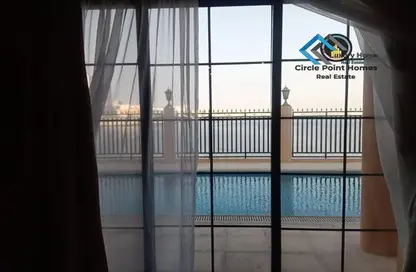 Balcony image for: Villa - 5 Bedrooms - 7 Bathrooms for rent in Tubli - Central Governorate, Image 1