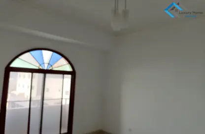 Apartment - 3 Bedrooms - 2 Bathrooms for rent in Busaiteen - Muharraq Governorate