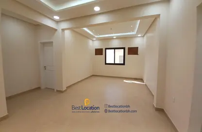 Apartment - 4 Bedrooms - 3 Bathrooms for rent in Bu Kowarah - Riffa - Southern Governorate