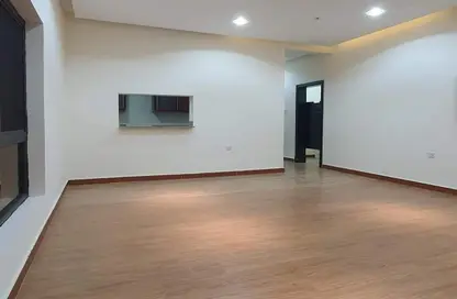 Apartment - 2 Bedrooms - 2 Bathrooms for rent in Galali - Muharraq Governorate