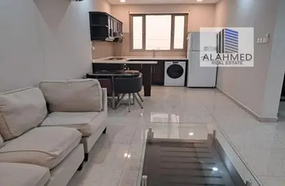 Apartment - 2 Bedrooms - 2 Bathrooms for rent in Seef - Capital Governorate