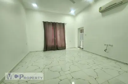 Apartment - 1 Bedroom - 2 Bathrooms for rent in Shakhura - Northern Governorate