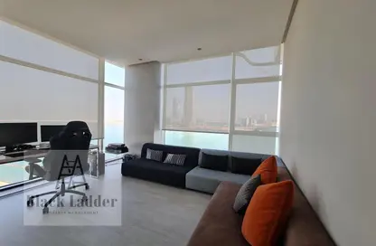 Apartment - 3 Bedrooms - 4 Bathrooms for rent in Reef Island - Capital Governorate