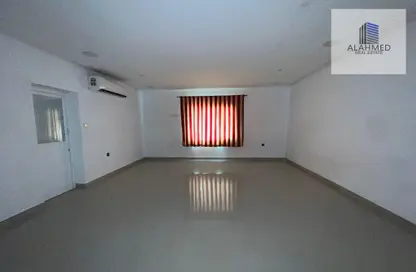 Apartment - 3 Bedrooms - 3 Bathrooms for rent in Hidd - Muharraq Governorate