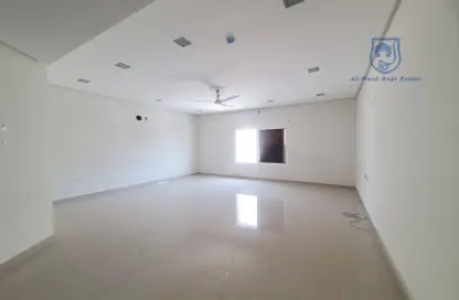 Apartment - 3 Bedrooms - 4 Bathrooms for rent in Arad - Muharraq Governorate