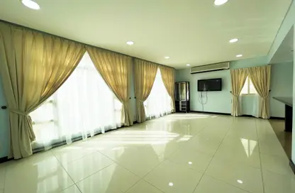 Villa - 2 Bedrooms - 4 Bathrooms for rent in Riffa Views - Riffa - Southern Governorate