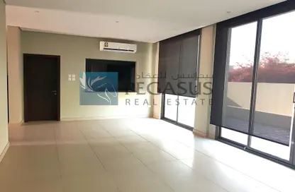 Villa - 4 Bedrooms - 5 Bathrooms for rent in Salmaniya - Manama - Capital Governorate