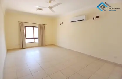 Apartment - 2 Bedrooms - 2 Bathrooms for rent in Al Burhama - Manama - Capital Governorate