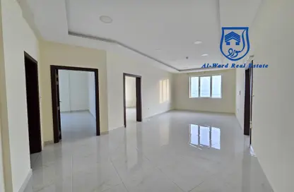 Apartment - 3 Bedrooms - 3 Bathrooms for rent in Busaiteen - Muharraq Governorate