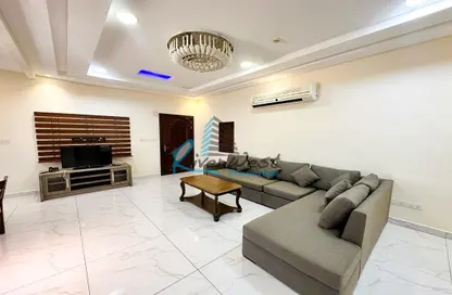 Apartment - 2 Bedrooms - 2 Bathrooms for rent in Seef - Capital Governorate