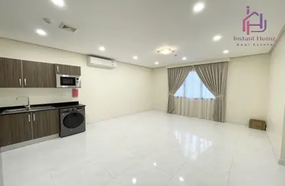 Apartment - 1 Bedroom - 1 Bathroom for rent in Seef - Capital Governorate