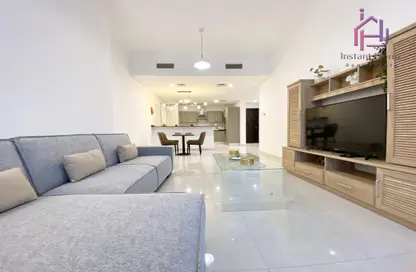 Apartment - 1 Bedroom - 2 Bathrooms for rent in Sanabis - Manama - Capital Governorate