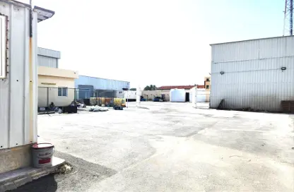 Warehouse - Studio - 3 Bathrooms for rent in Sitra - Central Governorate