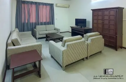 Apartment - 3 Bedrooms - 2 Bathrooms for rent in Exhibition Road - Hoora - Capital Governorate