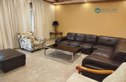 Villa - 4 Bedrooms - 3 Bathrooms for rent in Al Juffair - Capital Governorate