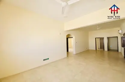 Apartment - 3 Bedrooms - 2 Bathrooms for rent in Zinj - Manama - Capital Governorate