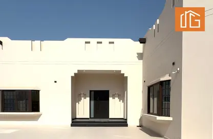 Villa - 4 Bedrooms - 5 Bathrooms for sale in Saraya 2 - Bu Quwah - Northern Governorate