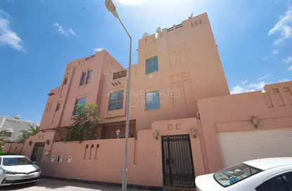 Villa - 4 Bedrooms - 4 Bathrooms for rent in Seef - Capital Governorate