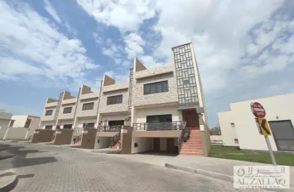 Villa - 3 Bedrooms - 5 Bathrooms for rent in Al Areen Development - Zallaq - Southern Governorate