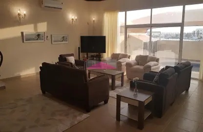 Villa - 5 Bedrooms - 4 Bathrooms for rent in Hidd - Muharraq Governorate