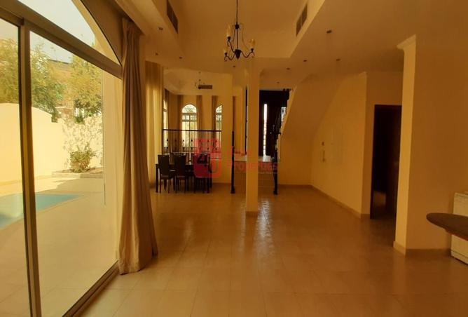 Villa - 4 Bedrooms - 4 Bathrooms for rent in Saraya 2 - Bu Quwah - Northern Governorate