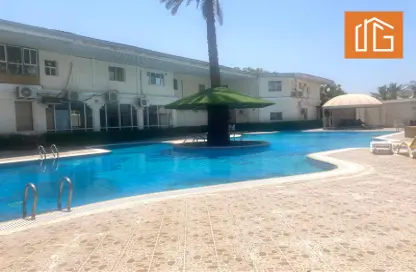 Compound - 2 Bedrooms - 3 Bathrooms for rent in Janabiya - Northern Governorate