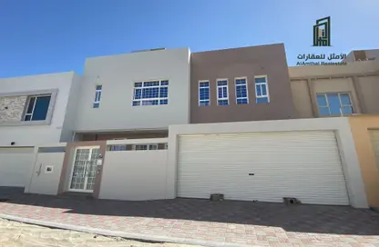 Villa - 4 Bedrooms - 5 Bathrooms for sale in Jid Al Haj - Northern Governorate