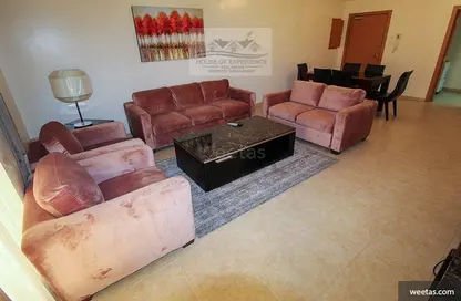 Apartment - 3 Bedrooms - 3 Bathrooms for rent in Sanabis - Manama - Capital Governorate