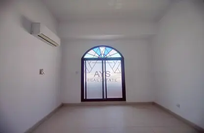 Apartment - 3 Bedrooms - 2 Bathrooms for rent in Busaiteen - Muharraq Governorate