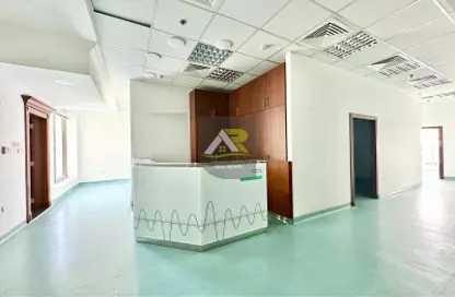 Office Space - Studio - 5 Bathrooms for rent in Seef - Capital Governorate