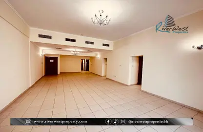 Apartment - 3 Bedrooms - 3 Bathrooms for rent in Sanabis - Manama - Capital Governorate