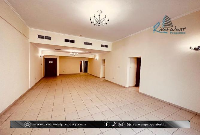 Apartment - 3 Bedrooms - 3 Bathrooms for rent in Sanabis - Manama - Capital Governorate