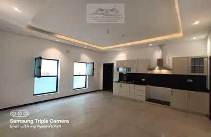 Apartment - 2 Bedrooms - 2 Bathrooms for rent in Galali - Muharraq Governorate