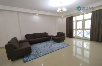 Apartment - 3 Bedrooms - 3 Bathrooms for rent in Al Juffair - Capital Governorate