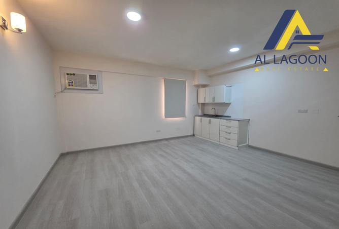 Apartment - Studio - 1 Bathroom for rent in Manama - Capital Governorate