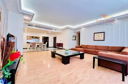 Apartment - 3 Bedrooms - 2 Bathrooms for rent in Al Juffair - Capital Governorate