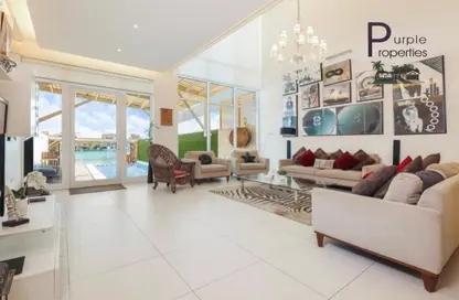 Living Room image for: Villa - 5 Bedrooms - 6 Bathrooms for sale in Amwaj Avenue - Amwaj Islands - Muharraq Governorate, Image 1