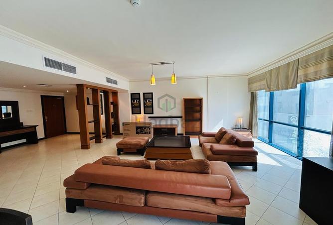 Apartment - 2 Bedrooms - 3 Bathrooms for rent in Al Juffair - Capital Governorate