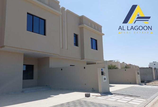 Villa - 4 Bedrooms - 4 Bathrooms for sale in Hamala - Northern Governorate